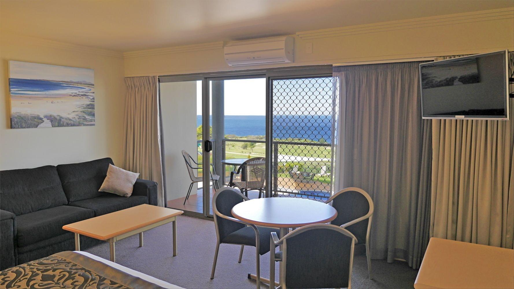 Amooran Oceanside Apartments And Motel Narooma Exterior photo