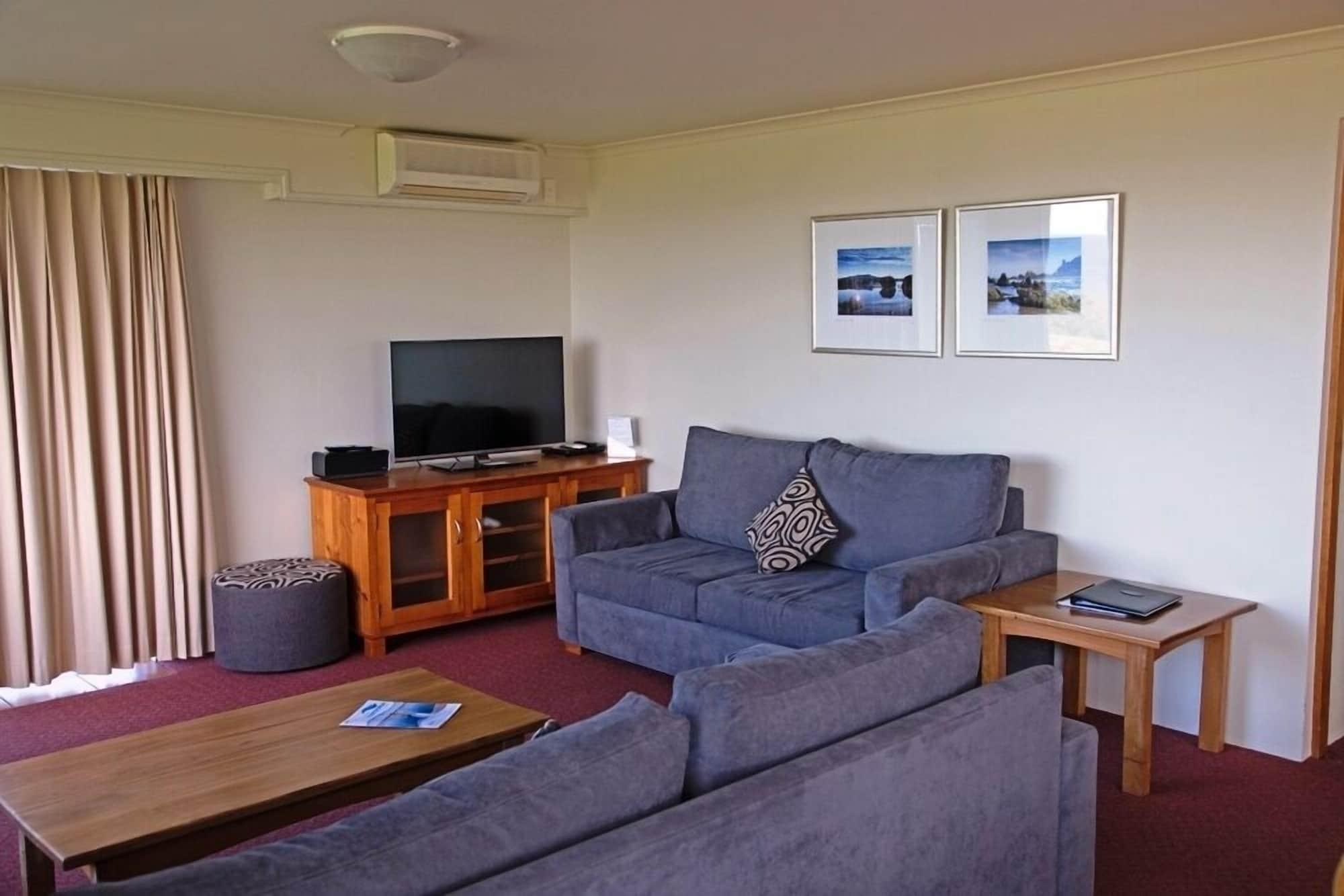 Amooran Oceanside Apartments And Motel Narooma Exterior photo