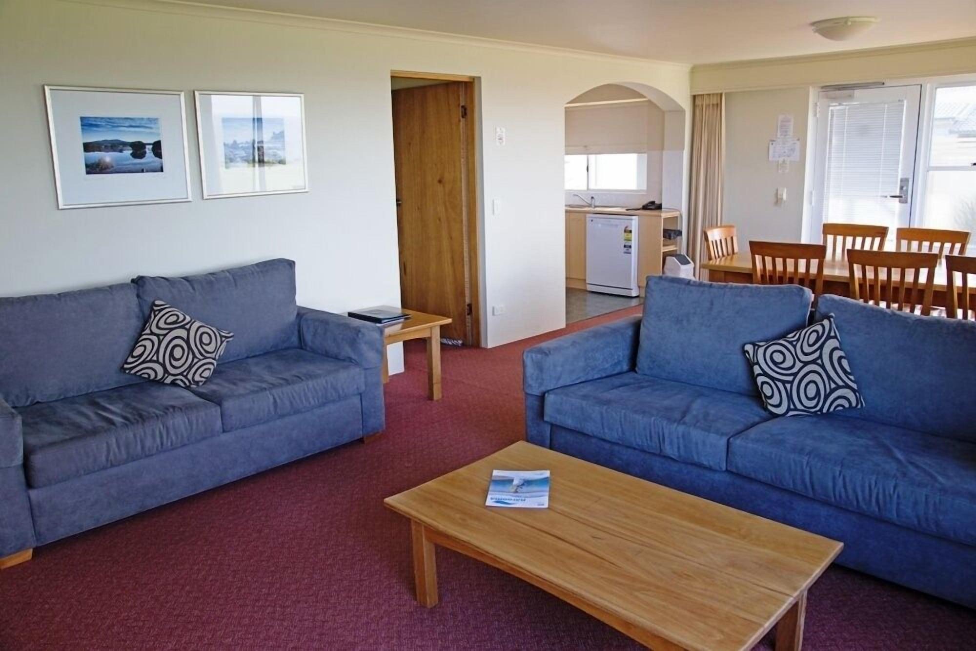 Amooran Oceanside Apartments And Motel Narooma Exterior photo